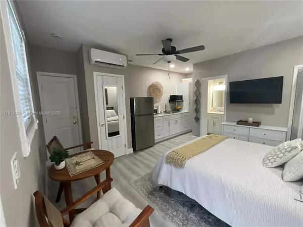 Cooper City, FL 33328,8638 SW 50th St #1