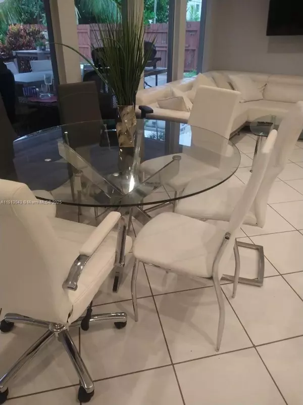 Hollywood, FL 33021,5317 Harrison St #1