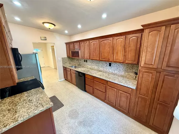 Miami, FL 33155,6339 SW 32nd St