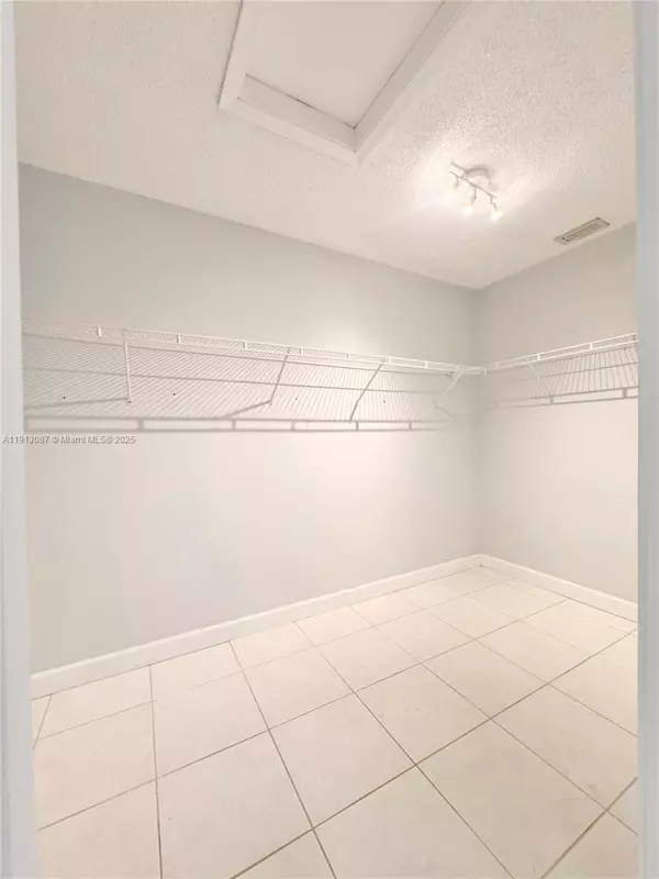 Sunrise, FL 33323,3863 NW 122nd Ter #3863