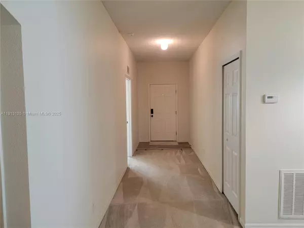 Vero Beach, FL 32960,1092 W 13th Sq