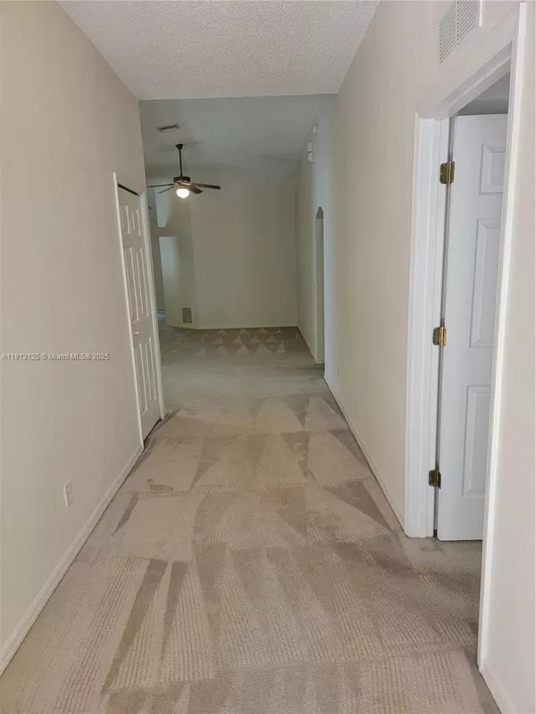 Vero Beach, FL 32960,1092 W 13th Sq