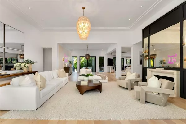 Miami Beach, FL 33140,2801 Flamingo Dr