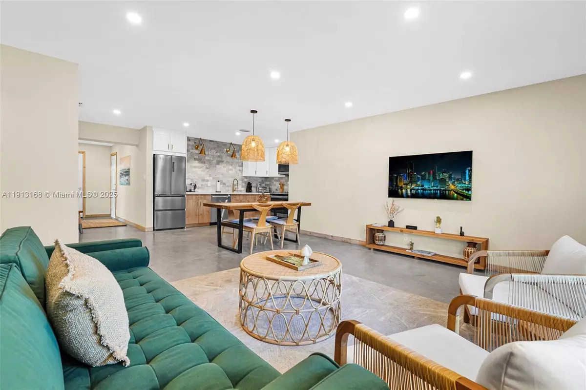 Hallandale Beach, FL 33009,1012 NE 2nd Street