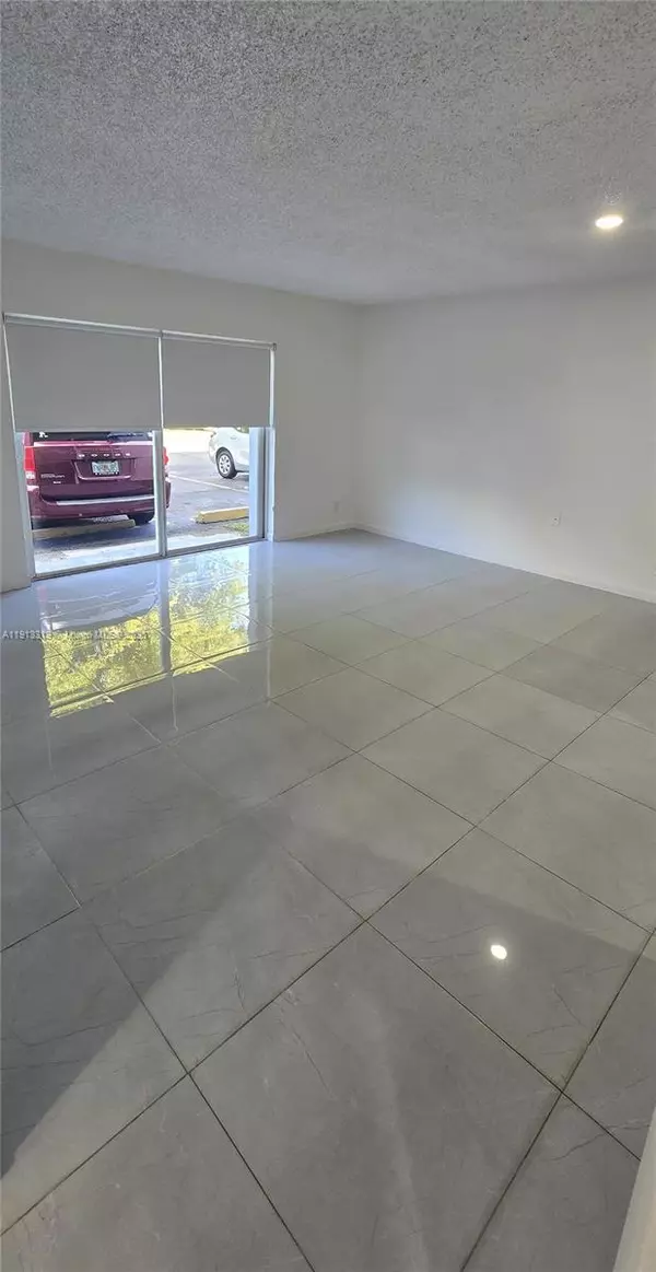 11110 SW 196th St #101, Cutler Bay, FL 33157