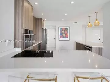Miami Beach, FL 33140,5825 Collins Ave #15A