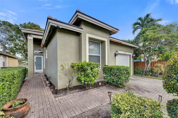 Weston, FL 33331,4118 Sapphire Ter