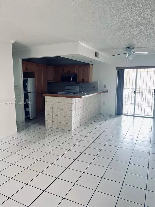 Hialeah, FL 33018,2925 W 80th St #217