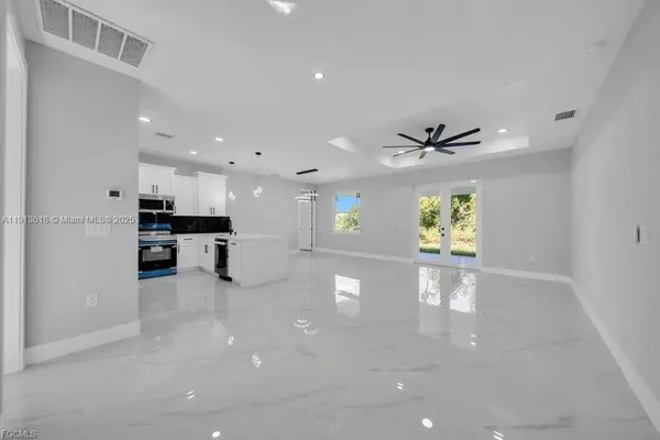 Lehigh Acres, FL 33976,2915 6th ST SW