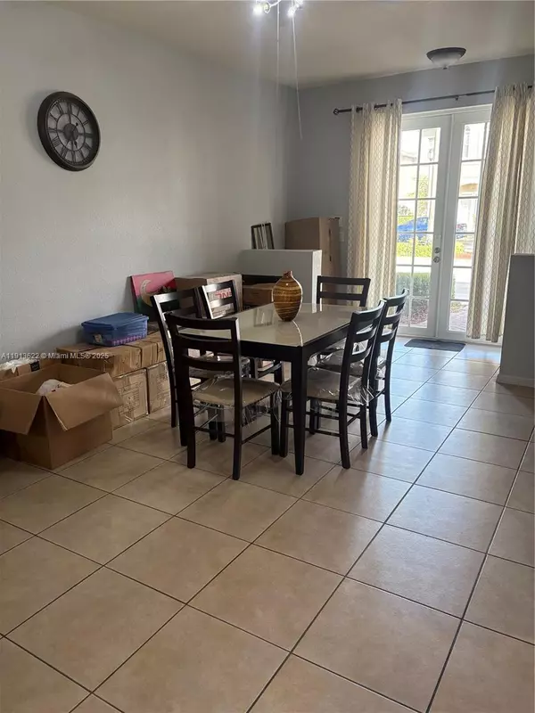 Tamarac, FL 33321,5807 Hampton Hills Blvd #5807