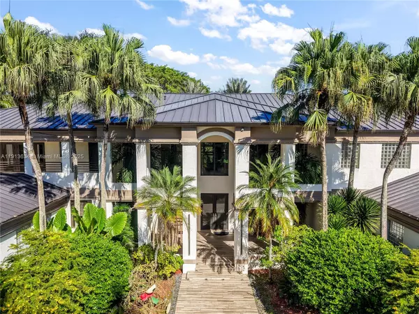 Pinecrest, FL 33156,10395 SW 67th Ave