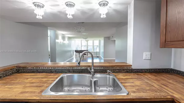 Coconut Creek, FL 33066,4133 S Carambola Cir S #G203