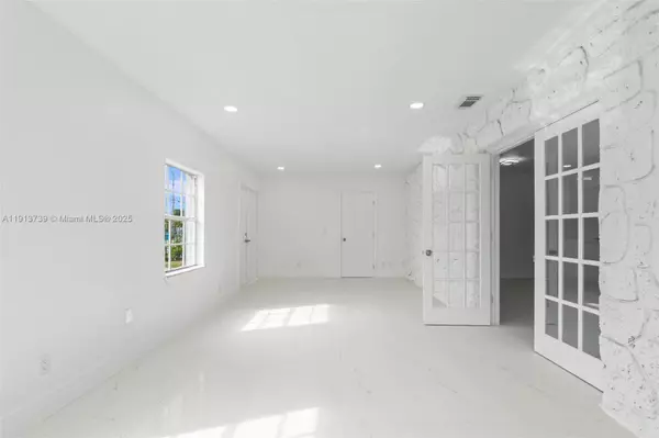 West Park, FL 33023,5407 SW 20th St