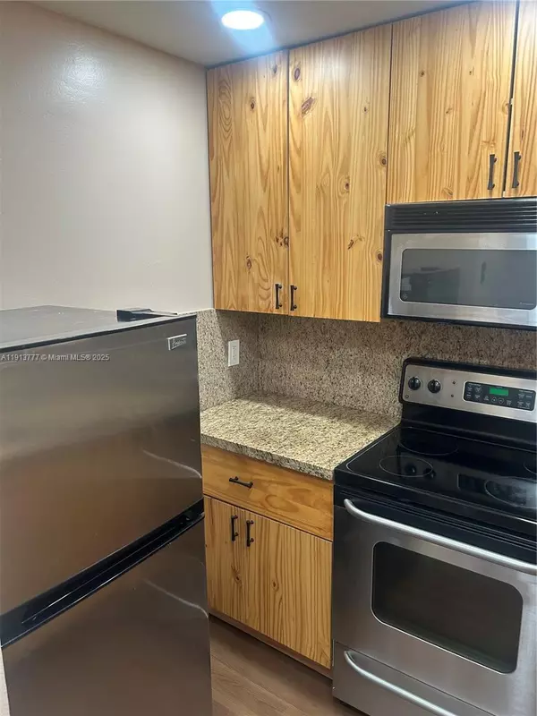 Miami, FL 33130,1051 SW 1st St #404