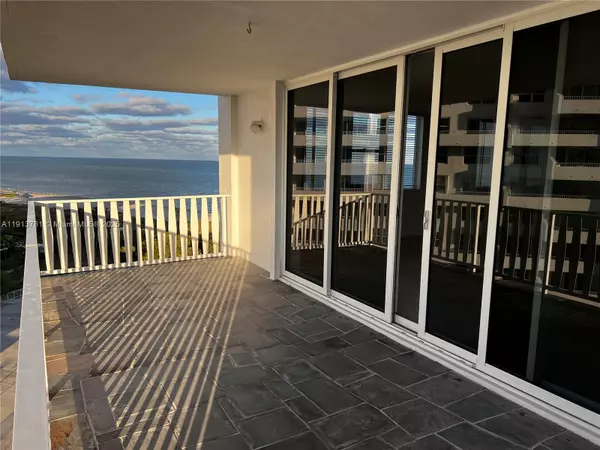 Key Biscayne, FL 33149,200 Ocean Lane Dr #909