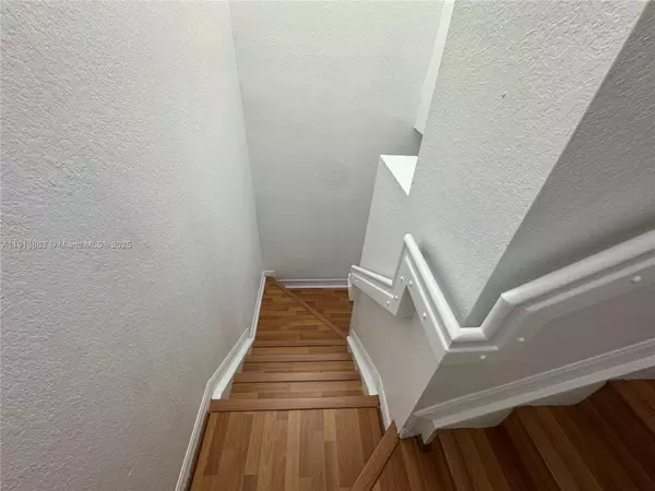 Miami, FL 33174,8886 W Flagler St #205