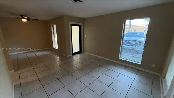 Davie, FL 33314,6625 SW 49th St ##2-W