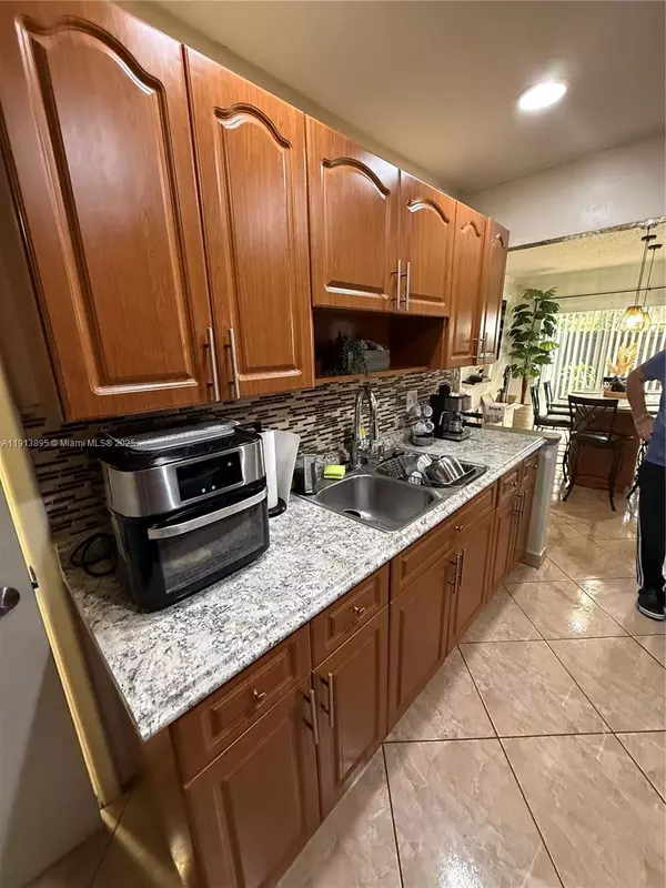 Miami, FL 33175,13994 SW 46th Ter #262