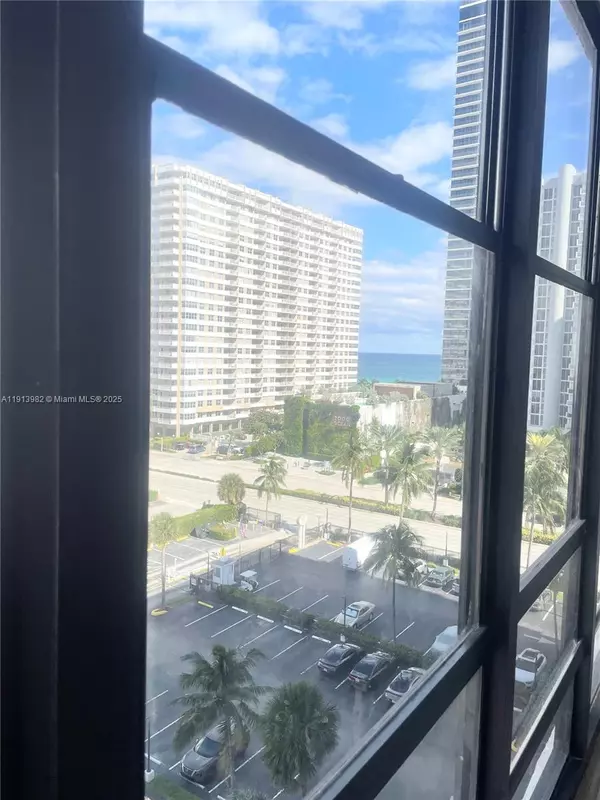 Hallandale Beach, FL 33009,2049 S Ocean Dr #904