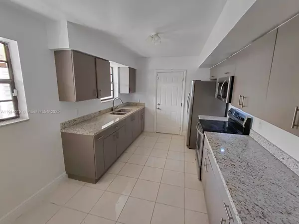 Miami Gardens, FL 33169,1241 NW 175th St