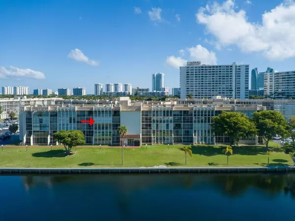 Hallandale Beach, FL 33009,601 Three Islands Blvd #404