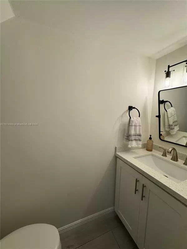 Miami, FL 33156,10069 SW 77th Ct