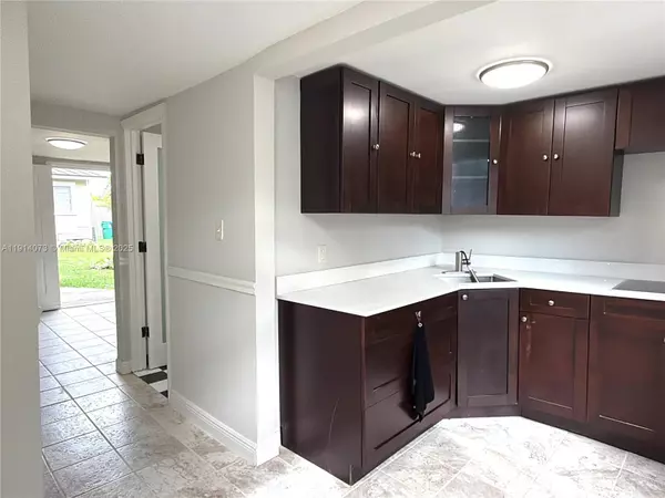 Miami, FL 33145,1350 SW 13th St #Rear-Ground Floor