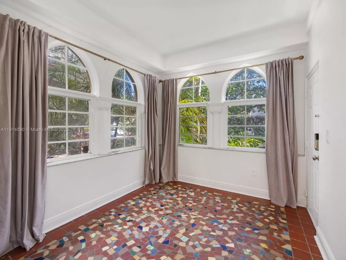 Miami Beach, FL 33139,1528 Drexel Ave #1B