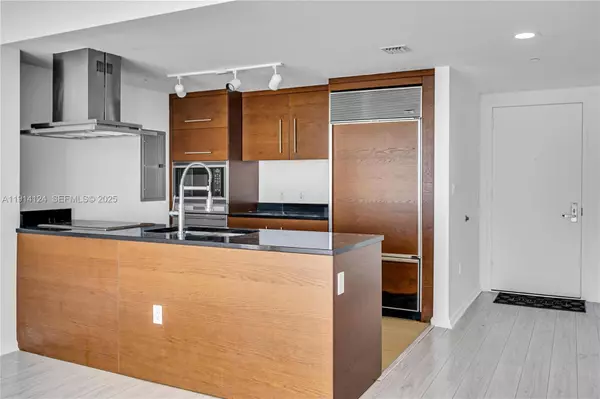 Miami, FL 33131,495 Brickell Ave #4903