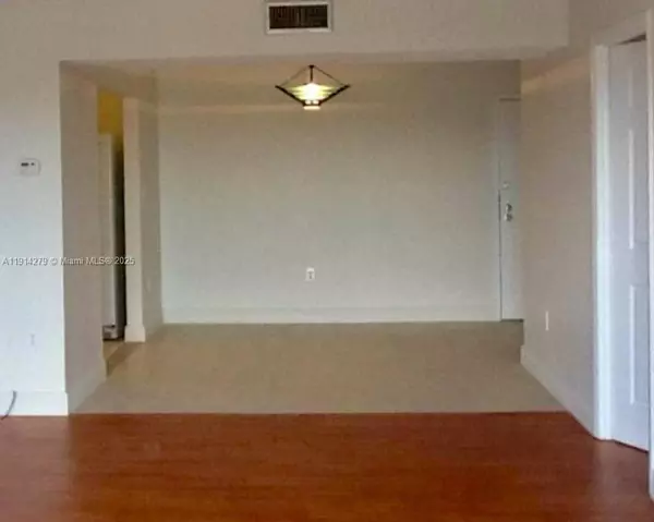 Lauderhill, FL 33319,4164 Inverrary Dr #812