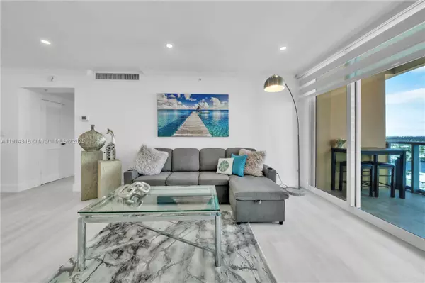 Hollywood, FL 33019,2501 S Ocean Dr #PH38(september 7)