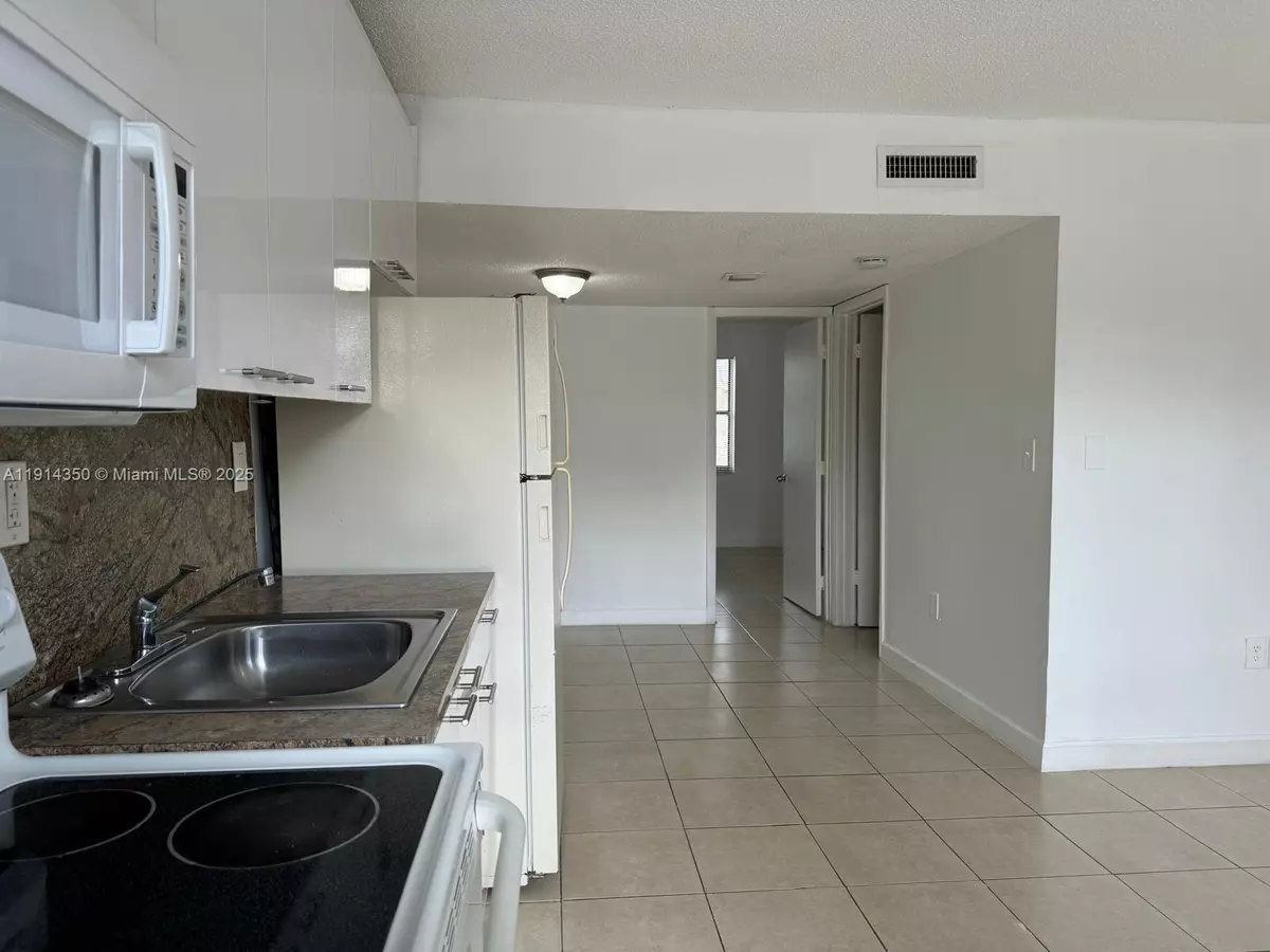 Hollywood, FL 33020,2401 Van Buren St #Unit 2