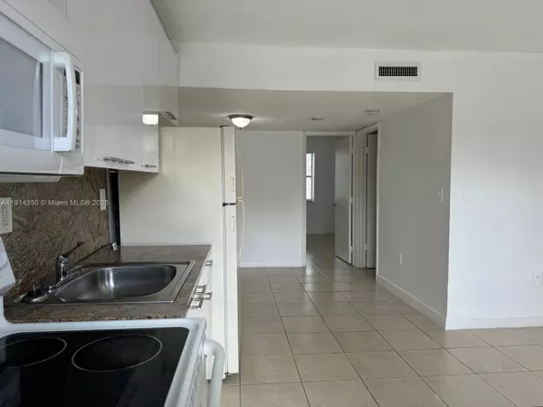 2401 Van Buren St #Unit 2, Hollywood, FL 33020