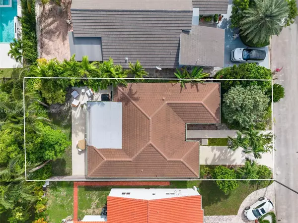 Surfside, FL 33154,9025 Dickens Ave