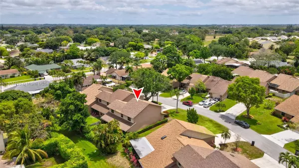 11905 Donlin Dr, Wellington, FL 33414