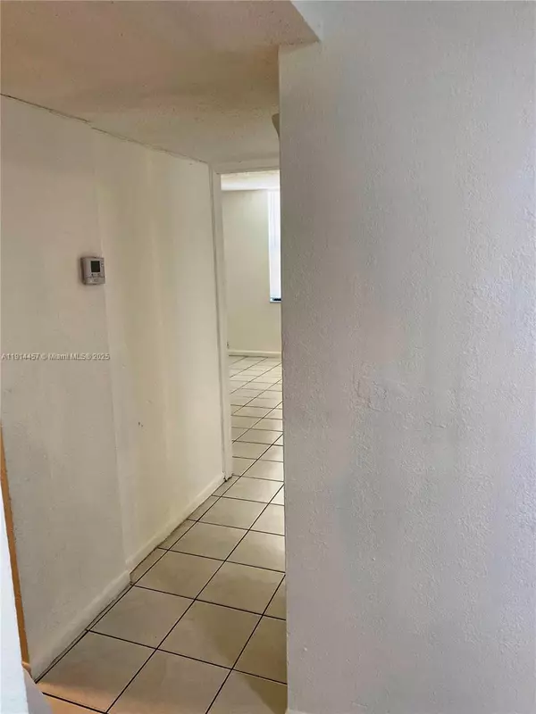 Lauderhill, FL 33313,1750 NW 55th Ave #102