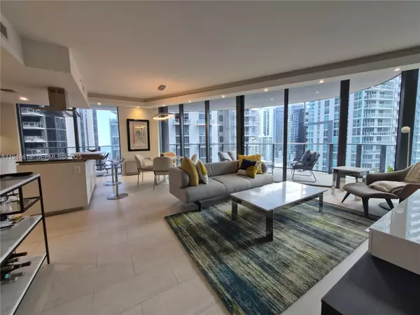 Miami, FL 33131,1000 SE Brickell Plz #2101