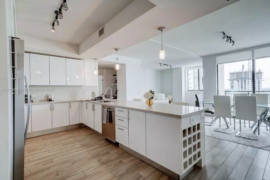 999 SW 1st Ave #1612, Miami, FL 33130