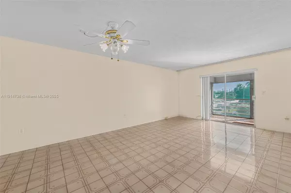 North Miami Beach, FL 33162,17000 NE 14th Ave #301