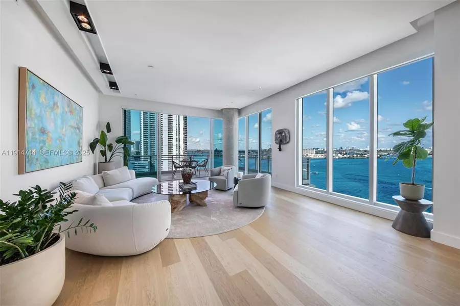 900 Brickell Key Blvd #1403, Miami, FL 33131