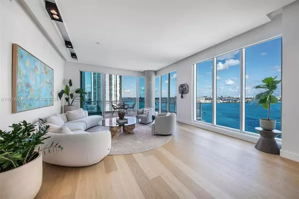 900 Brickell Key Blvd #1403, Miami, FL 33131
