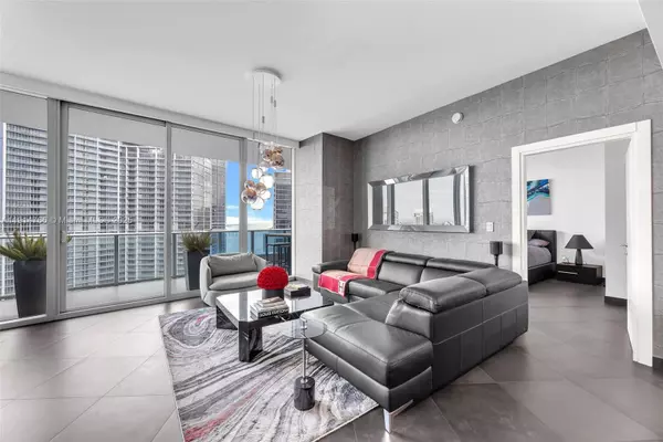 Miami, FL 33131,200 Biscayne Boulevard Way #4408