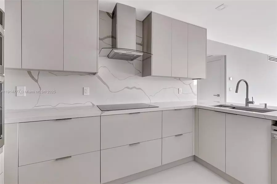 20379 W Country Club Dr #1233, Aventura, FL 33180