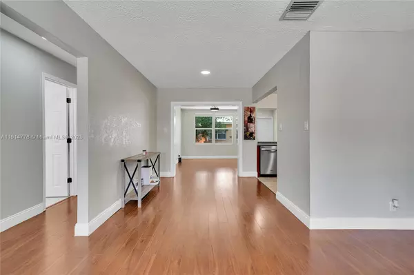 Tamarac, FL 33321,6001 NW 66th Ter