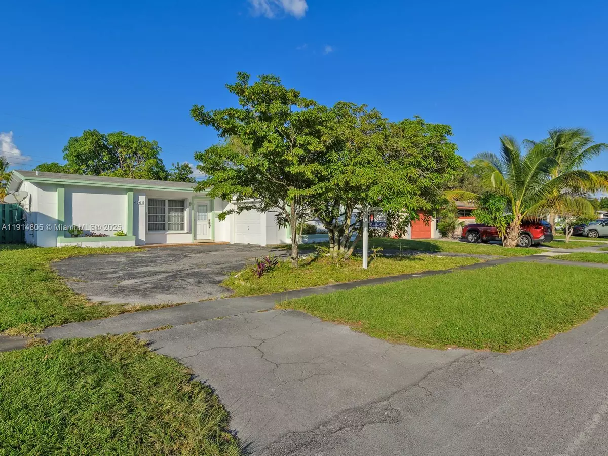 Sunrise, FL 33313,6561 NW 28th St