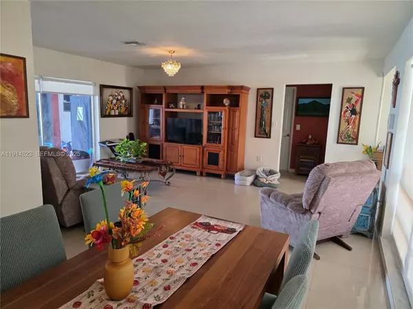 Miramar, FL 33023,7917 Tropicana St