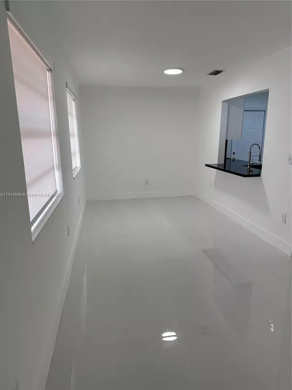 Miami, FL 33155,6936 SW 22nd St #0