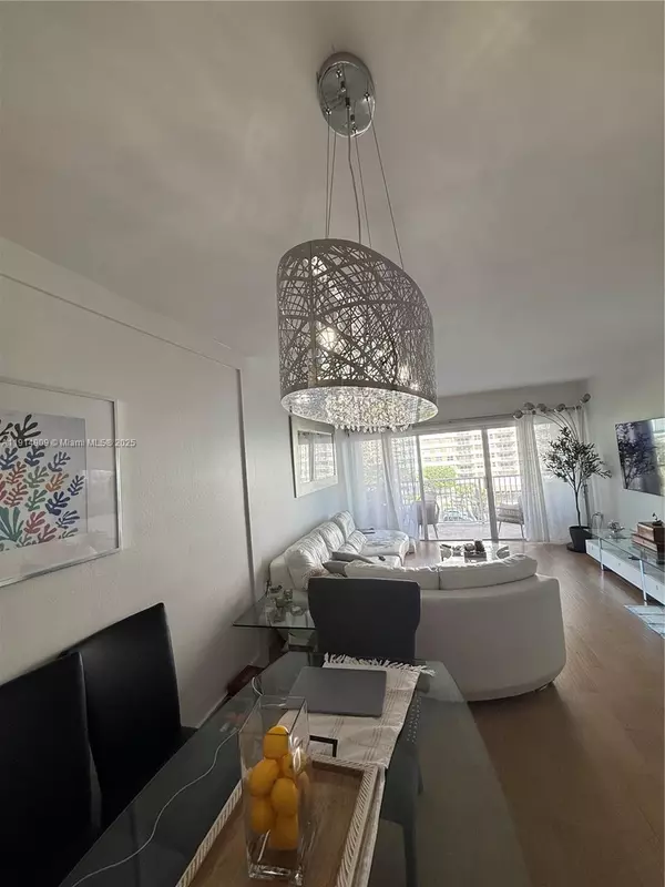 Hallandale Beach, FL 33009,1980 S Ocean Dr #5B