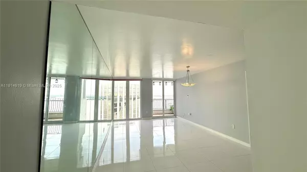 Miami, FL 33132,555 NE 15th St #31D