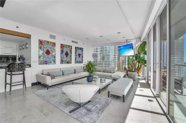Miami, FL 33131,465 Brickell Ave #1001